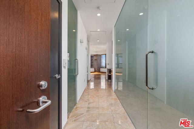 1100 Wilshire Boulevard 2911, Los Angeles, CA 90017