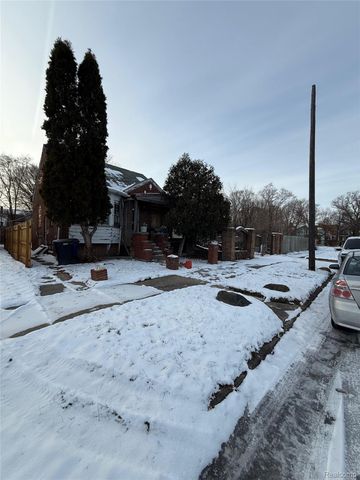 6659 Fischer Street, Detroit, MI 48213