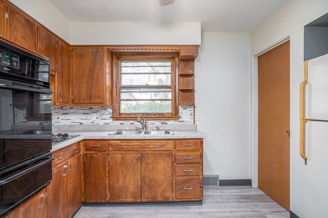 2612 24th Avenue, Rock Island, IL 61201