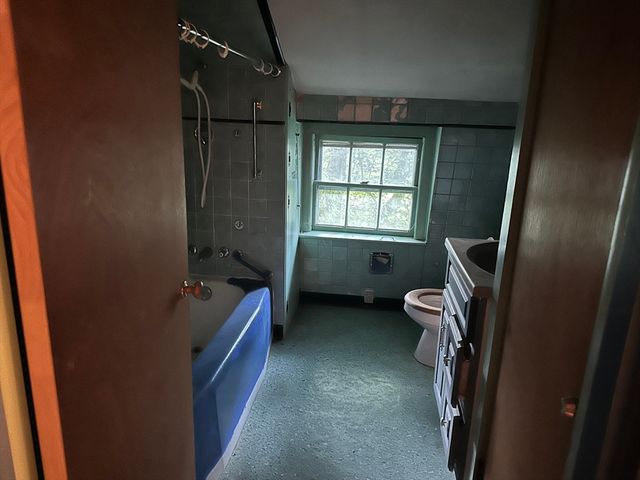 42 Brandt Beach Ave, Mattapoisett, MA 02739
