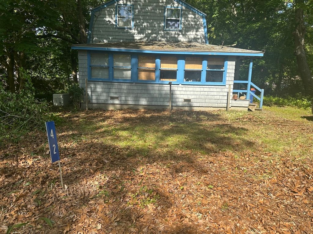 42 Brandt Beach Ave, Mattapoisett, MA 02739