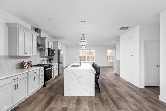 435 Flora Place, Carmel, IN 46290