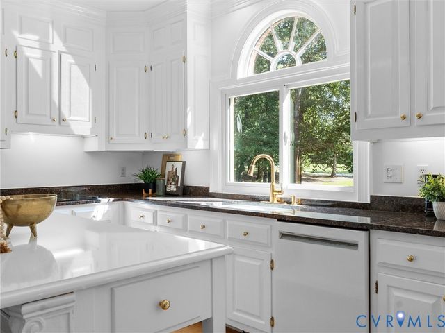 11920 Brookmeade Ct, Glen Allen, VA 23059