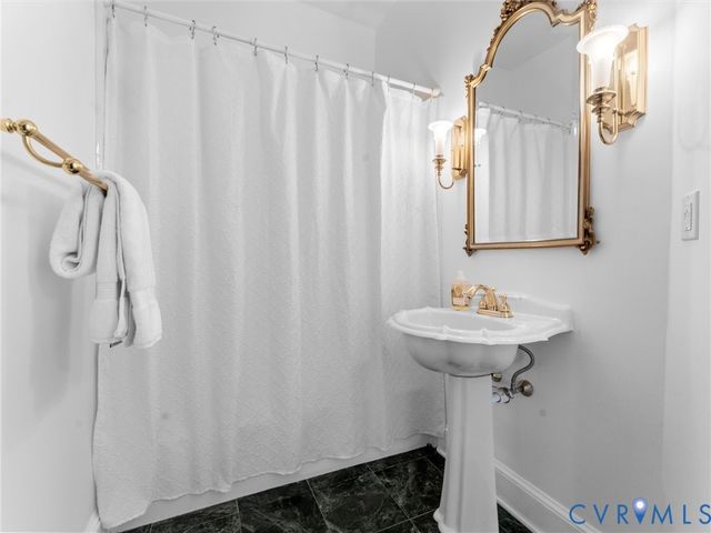 11920 Brookmeade Ct, Glen Allen, VA 23059