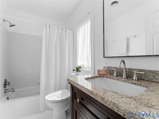 11920 Brookmeade Ct, Glen Allen, VA 23059