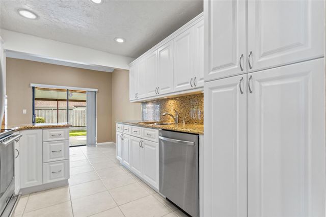 3191 NW 94th Ter, Sunrise, FL 33351