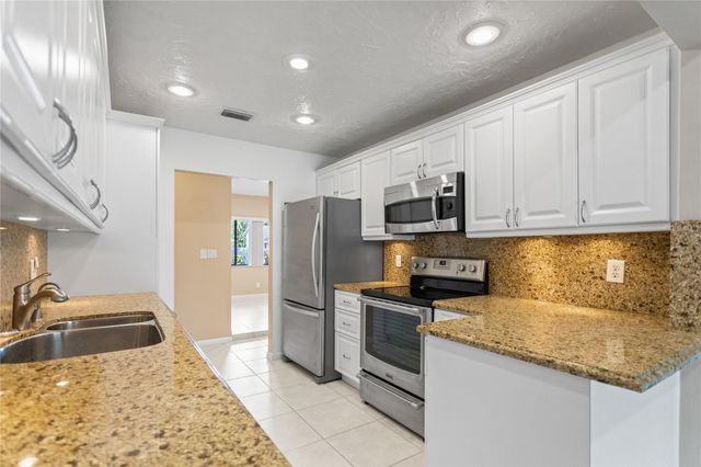 3191 NW 94th Ter, Sunrise, FL 33351