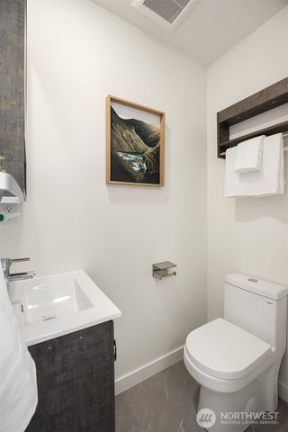 1402 N 95th Street, Seattle, WA 98013