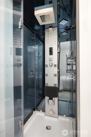 1402 N 95th Street, Seattle, WA 98013