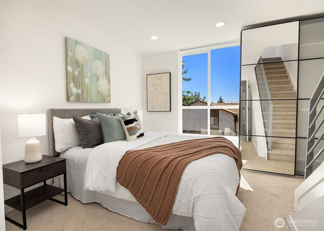 1402 N 95th Street, Seattle, WA 98013