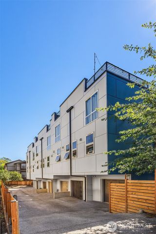 1402 N 95th Street, Seattle, WA 98013