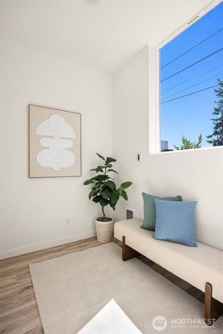 1402 N 95th Street, Seattle, WA 98013