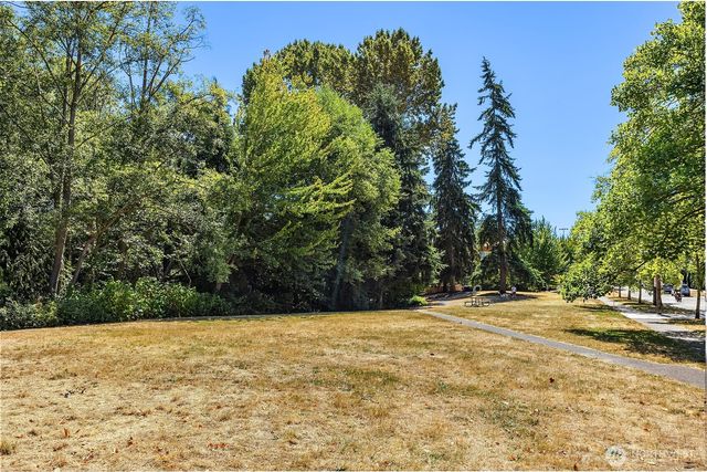 1402 N 95th Street, Seattle, WA 98013