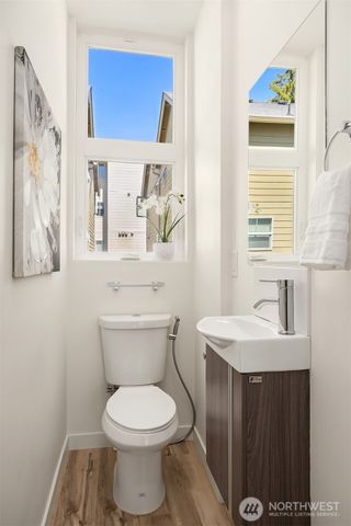 1402 N 95th Street, Seattle, WA 98013