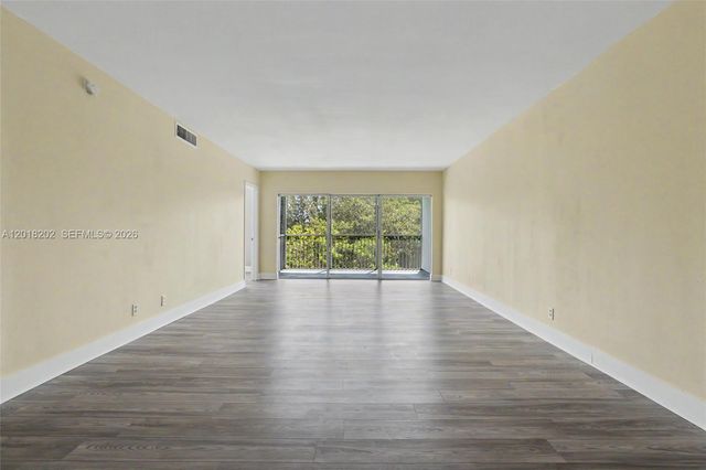 3250 N Palm Aire Drive 406, Pompano Beach, FL 33069