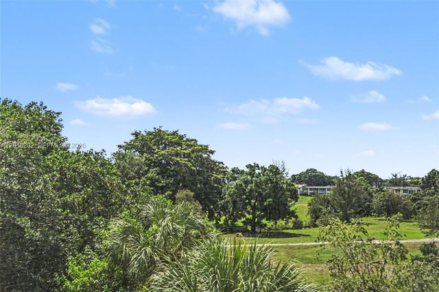 3250 N Palm Aire Drive 406, Pompano Beach, FL 33069