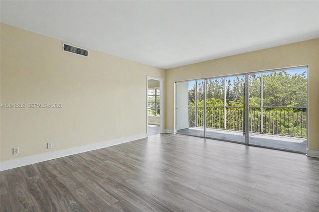3250 N Palm Aire Drive 406, Pompano Beach, FL 33069