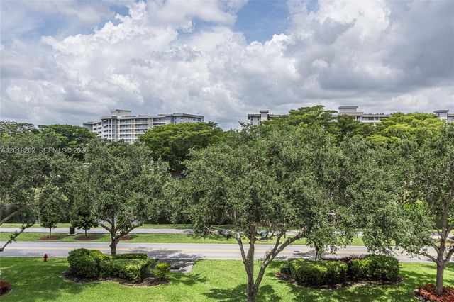 3250 N Palm Aire Drive 406, Pompano Beach, FL 33069