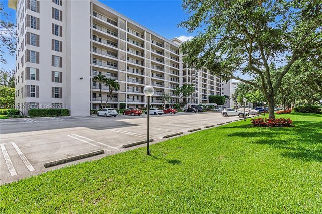 3250 N Palm Aire Drive 406, Pompano Beach, FL 33069