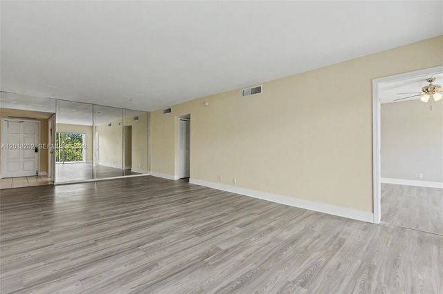 3250 N Palm Aire Drive 406, Pompano Beach, FL 33069