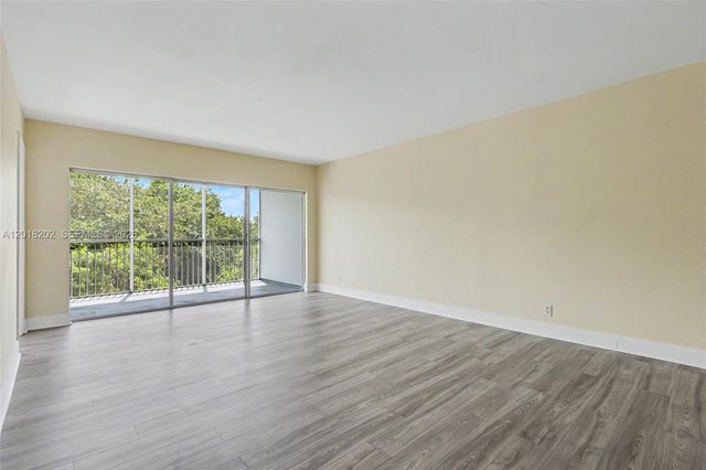 3250 N Palm Aire Drive 406, Pompano Beach, FL 33069