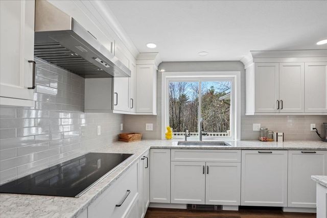 5 Nutfield Drive, Londonderry, NH 03053