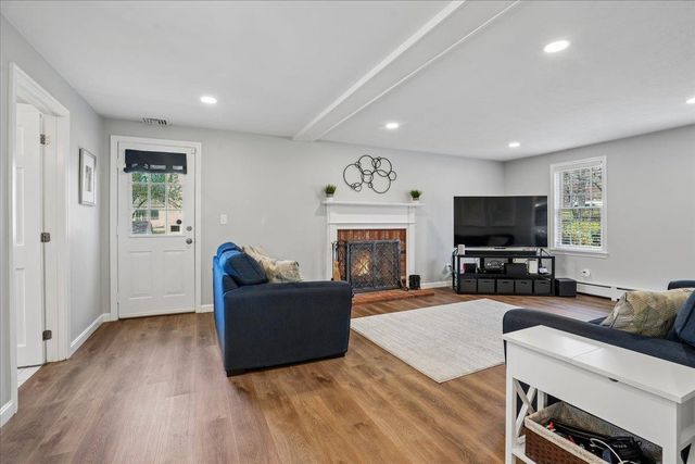 5 Nutfield Drive, Londonderry, NH 03053