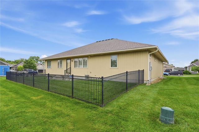 710 GAMMA GRASS Place, Raymore, MO 64083