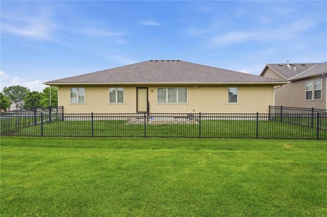 710 GAMMA GRASS Place, Raymore, MO 64083