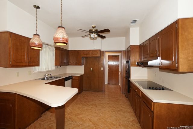 10706 Bar X Trail, Helotes, TX 78023