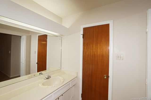 10706 Bar X Trail, Helotes, TX 78023