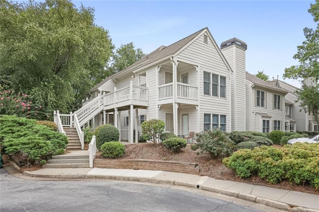 911 Hollyfax NE Circle, Atlanta, GA 30328