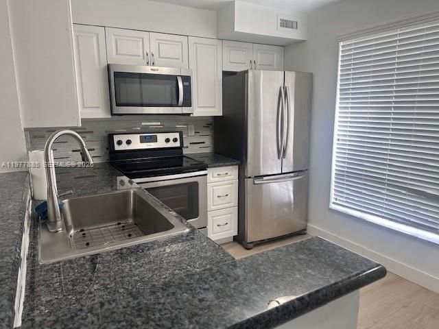 709 Gardens Dr 102, Pompano Beach, FL 33069