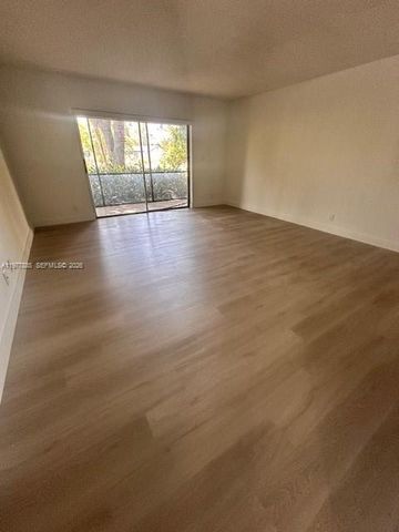 709 Gardens Dr 102, Pompano Beach, FL 33069