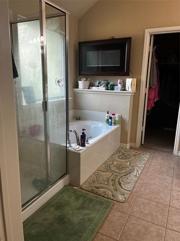9223 Wild River Drive, Arlington, TX 76002