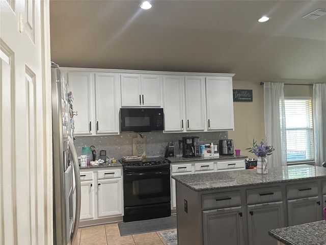 9223 Wild River Drive, Arlington, TX 76002