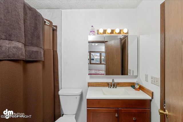 6700 Zurich Street, Anchorage, AK 99507