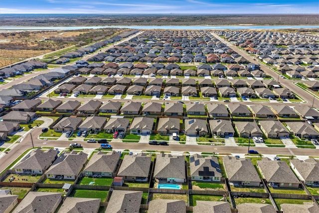 7826 Bullrider Dr, Corpus Christi, TX 78414