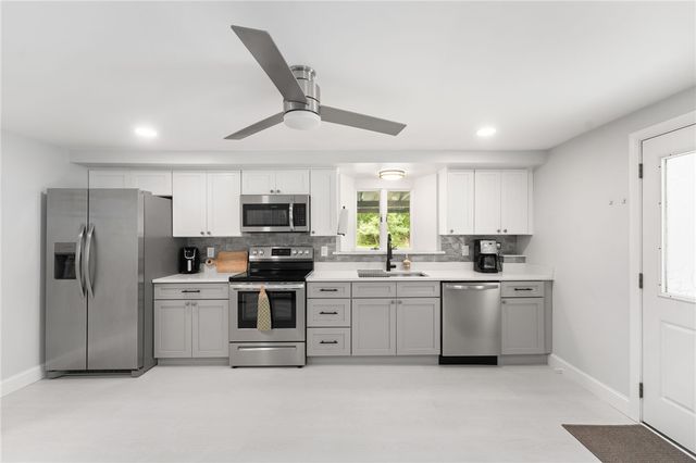 4720 S County Trail, Charlestown, RI 02813