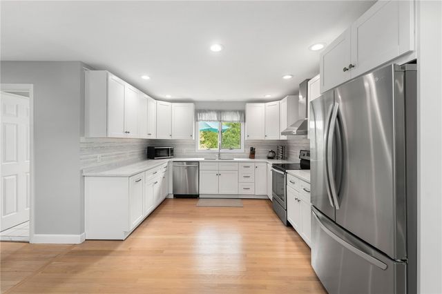 4720 S County Trail, Charlestown, RI 02813