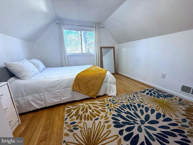 8621 KENILWORTH DR, Springfield, VA 22151