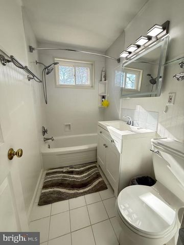 8621 KENILWORTH DR, Springfield, VA 22151