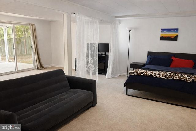 8621 KENILWORTH DR, Springfield, VA 22151