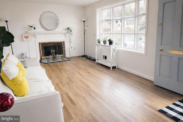 8621 KENILWORTH DR, Springfield, VA 22151