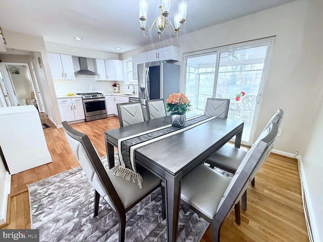 8621 KENILWORTH DR, Springfield, VA 22151