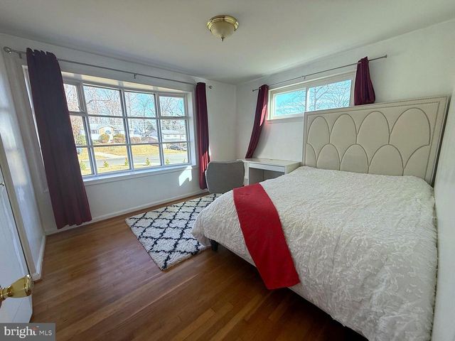 8621 KENILWORTH DR, Springfield, VA 22151