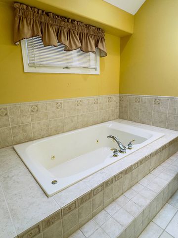 16006 Donna Marie Drive, Homer Glen, IL 60491