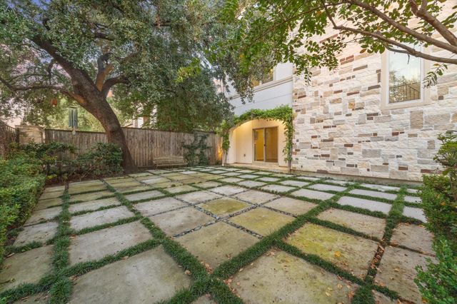 6008 Potomac Park Drive, Houston, TX 77057