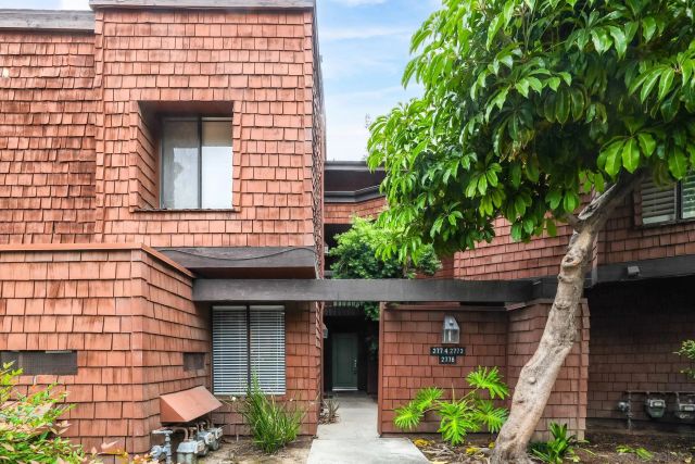 2776 Pine Creek Cir, Fullerton, CA 92835