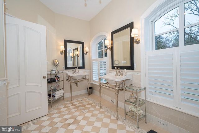 1122 BRYNLAWN RD, Villanova, PA 19085